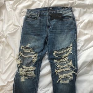 Fashion Nova distressed boyfriend jeans!